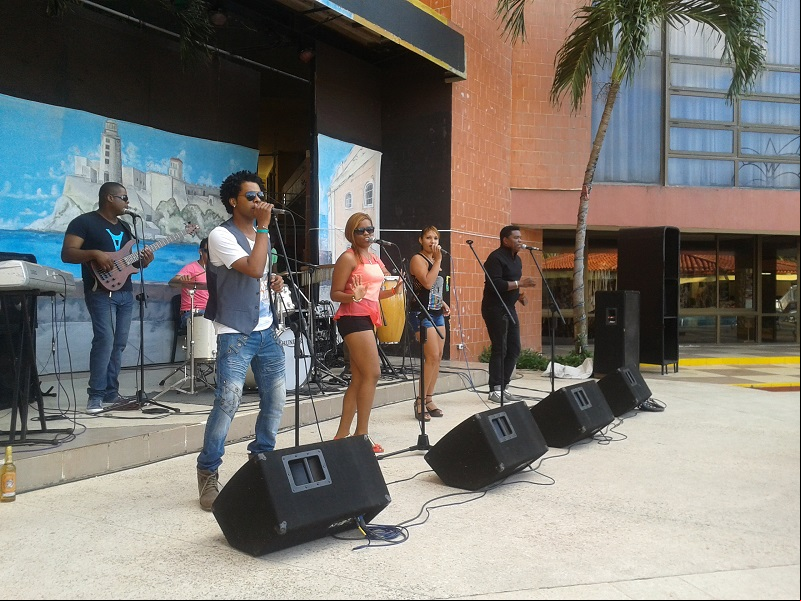 Hector Daniel y la Constelacion_varadero_2015_2.jpg